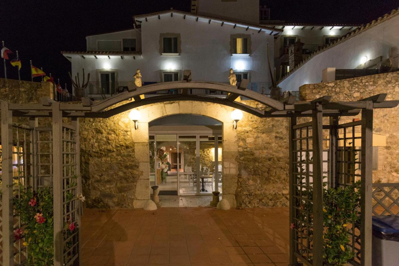 Hotel Castell Blanc Empuriabrava Exterior foto