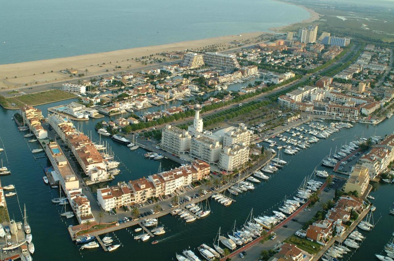 Hotel Castell Blanc Empuriabrava Exterior foto