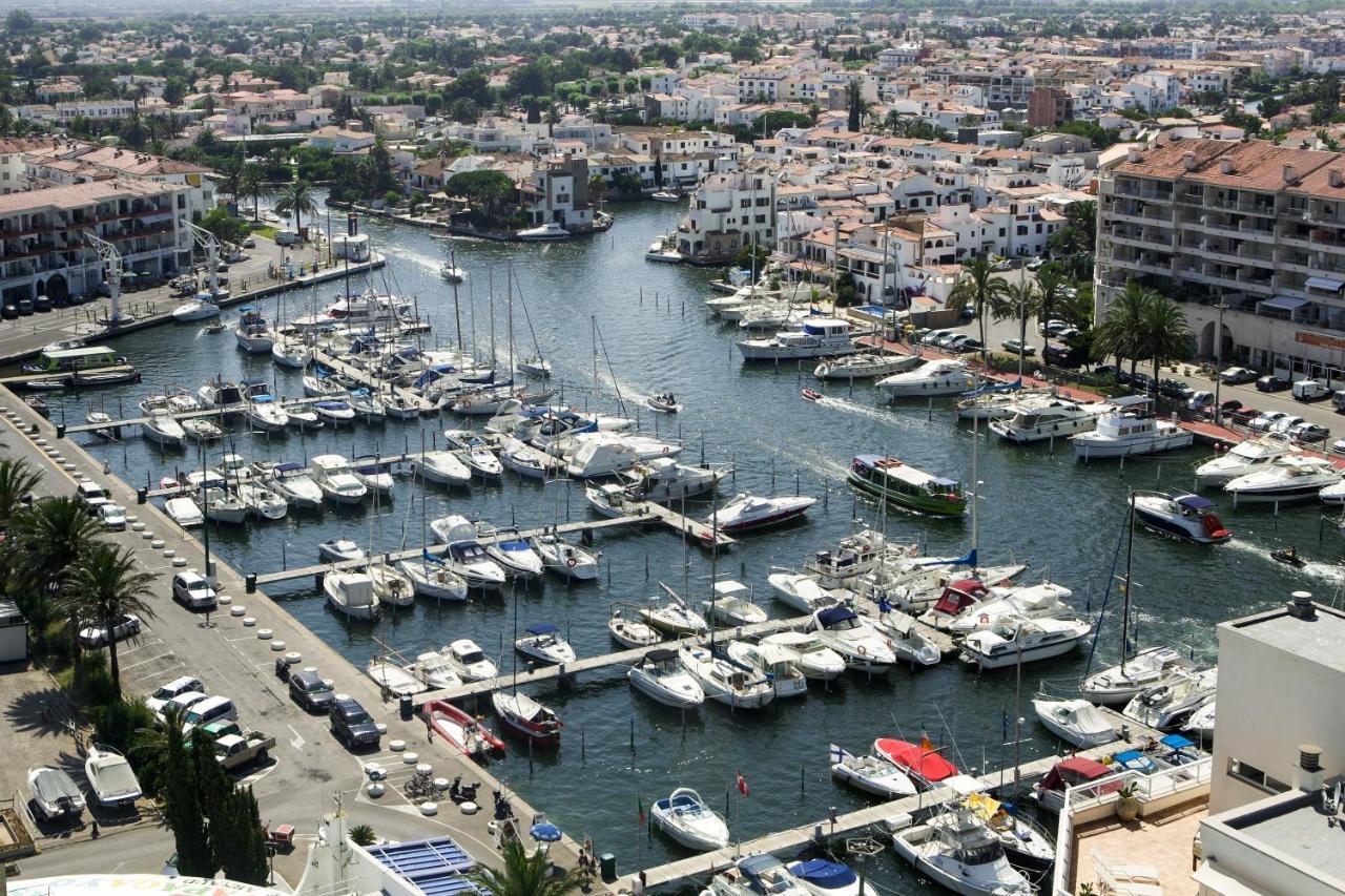 Hotel Castell Blanc Empuriabrava Exterior foto